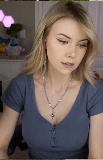 Full leaked Dizzykitten page private photo