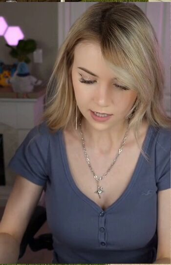 Full leaked Dizzykitten page private photo