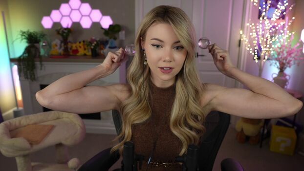 Full leaked Dizzykitten page private photo