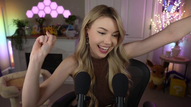 Full leaked Dizzykitten page private photo