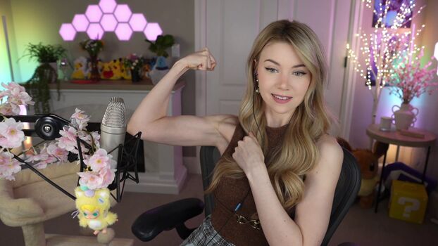 Full leaked Dizzykitten page private photo