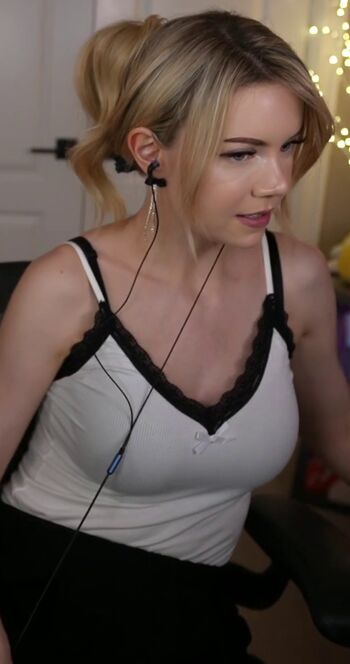 Full leaked Dizzykitten private photo