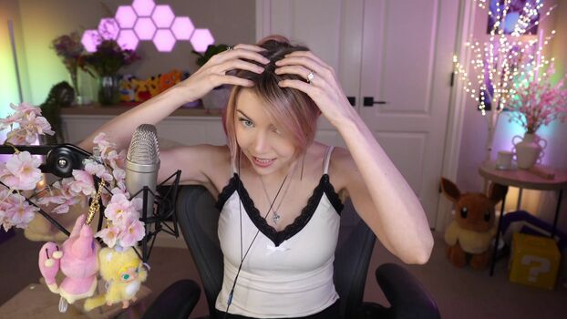 Full leaked Dizzykitten private photo