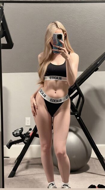 Full leaked Dizzykitten page private photo