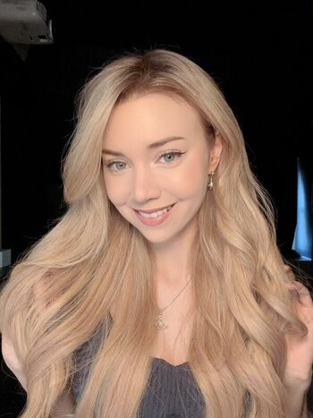Full leaked Dizzykitten private photo