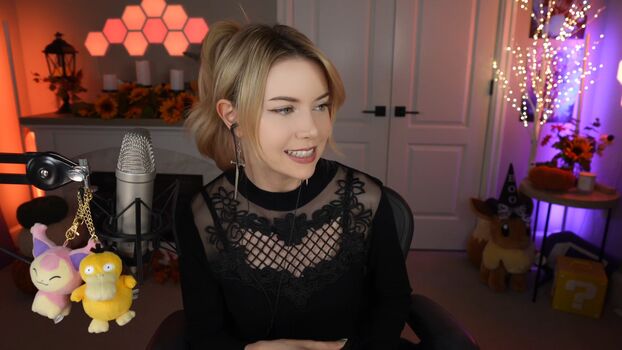 Full leaked Dizzykitten page private photo