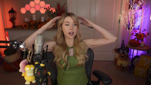 Full leaked Dizzykitten page private photo