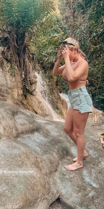 Full leaked Dj mandy private photo