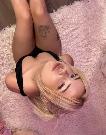 Full leaked Dollblush private photo