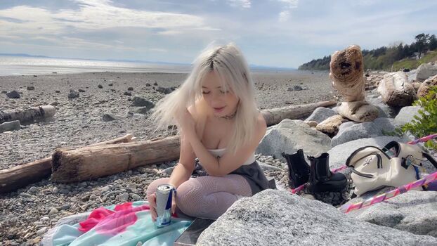 Full leaked Dollblush private photo