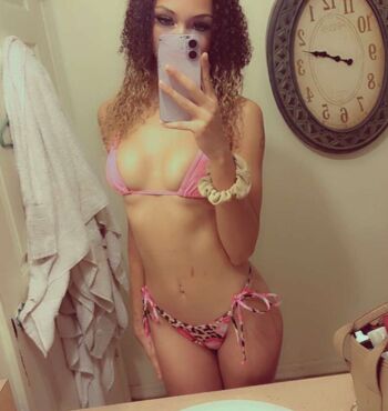 Full leaked Dollfacellea private photo