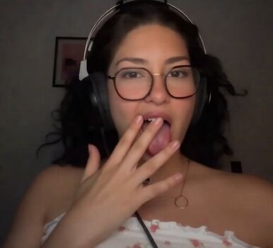 Full leaked Domlinna private photo