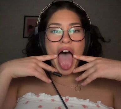 Full leaked Domlinna private photo
