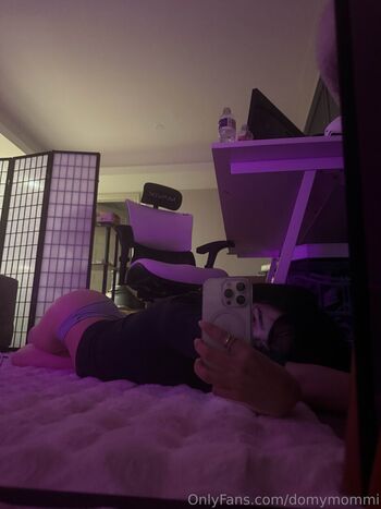 Full leaked Domymommi private photo