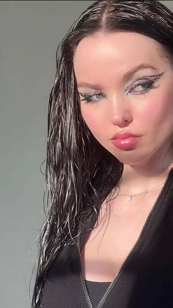 Dove Cameron