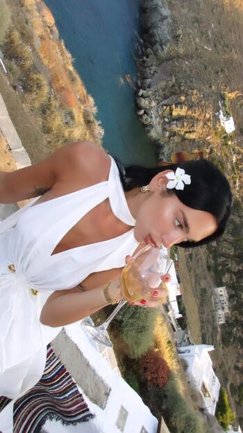 Full leaked Dua lipa private photo