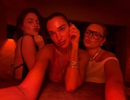 Full leaked Dua lipa private photo