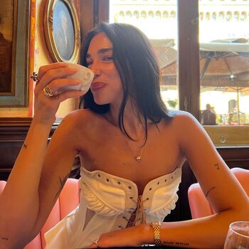 Full leaked Dua lipa private photo