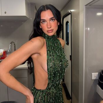 Full leaked Dua lipa private photo