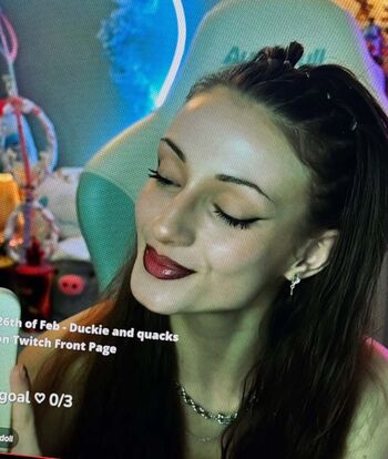 Full leaked Duckiedoll page private photo