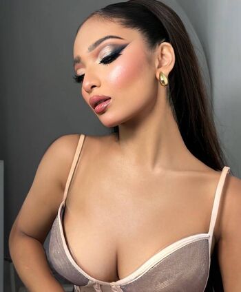 Full leaked Duhh itzzanu page private photo