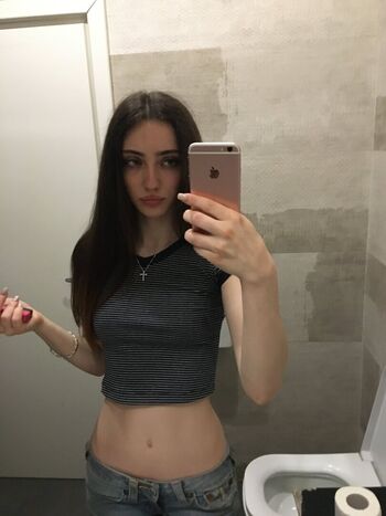 Full leaked Duhmne private photo