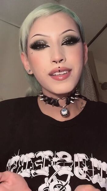 Full leaked Dumbdaisy private photo