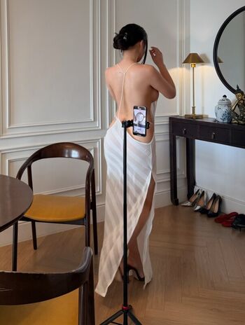 Full leaked Duyenn hipp private photo
