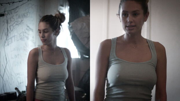 Full leaked Dylan penn private photo