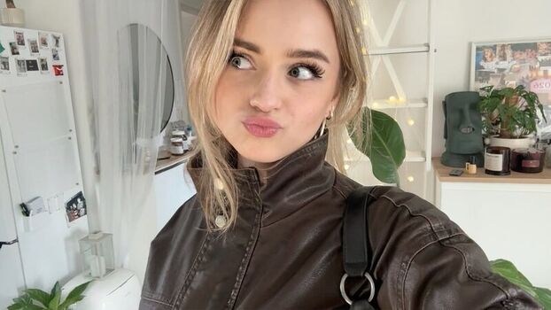 Full leaked Easyemi private photo