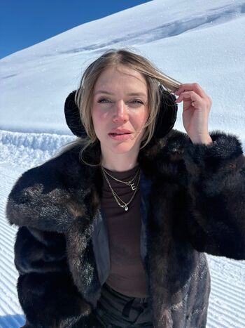 Full leaked Ecem karavus private photo
