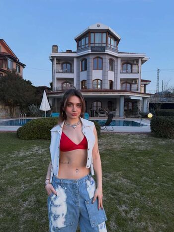 Full leaked Edamilka private photo