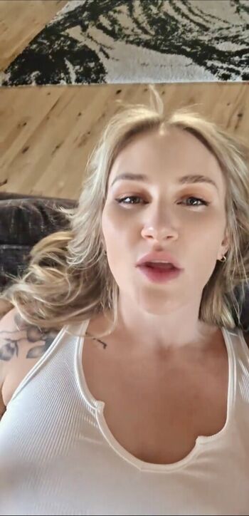 Full leaked Eeerinleigh private photo