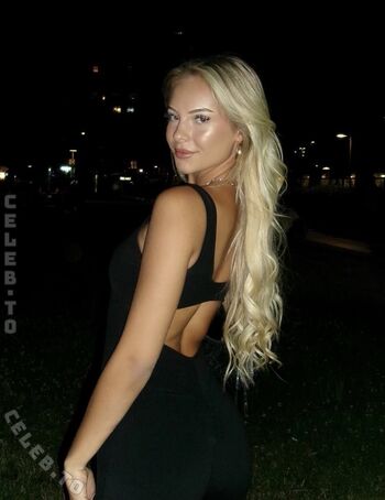 Full leaked Einmarlenchen private photo