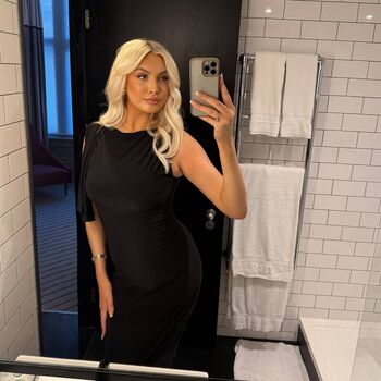 Full leaked El rowlandsxx private photo