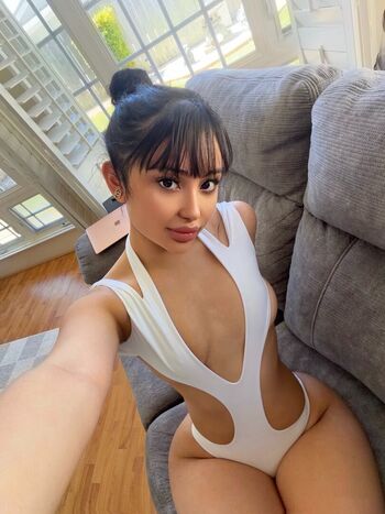 Full leaked Elara page private photo