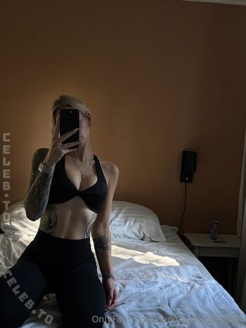 Elena_tight