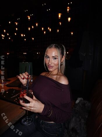 Full leaked Elianabajrami page private photo