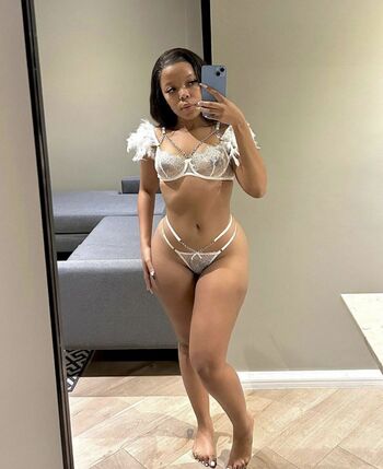 Full leaked Eliizabeth robinson private photo