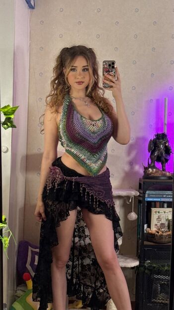 Full leaked Elina page private photo