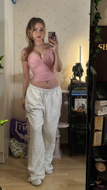 Full leaked Elina page private photo