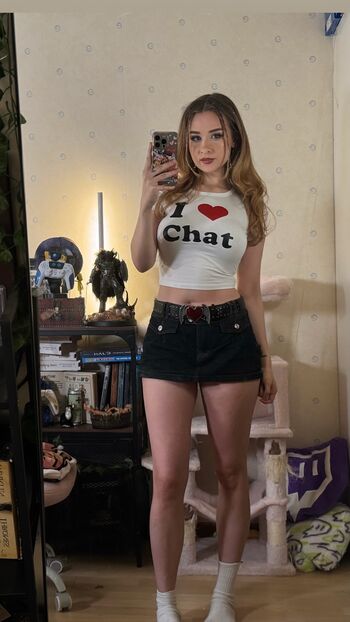 Full leaked Elina page private photo