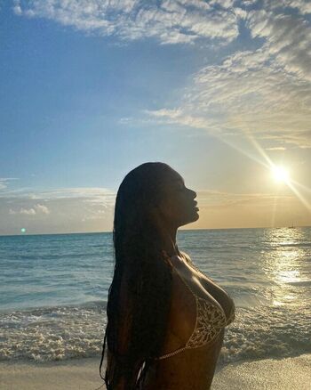 Full leaked Elinda san  page private photo