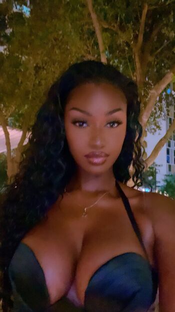 Full leaked Elinda san  page private photo