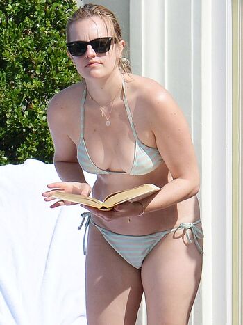 Full leaked Elisabeth moss private photo