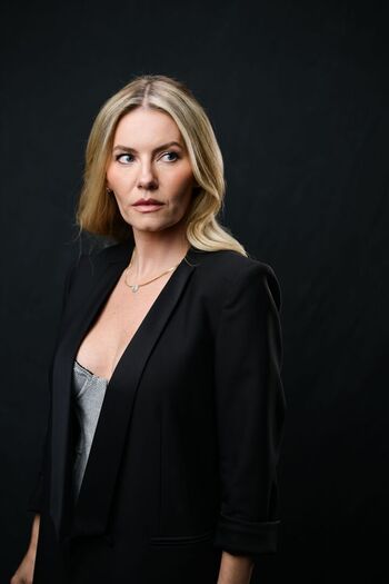 Full leaked Elisha cuthbert private photo