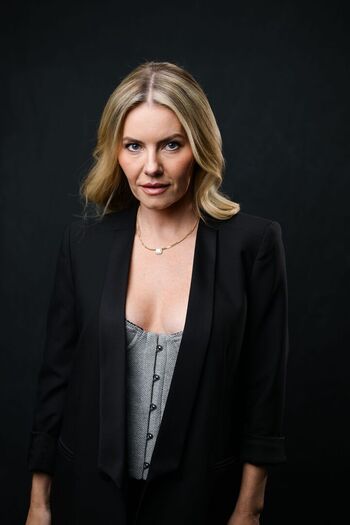 Full leaked Elisha cuthbert private photo