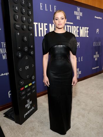Full leaked Elizabeth banks private photo