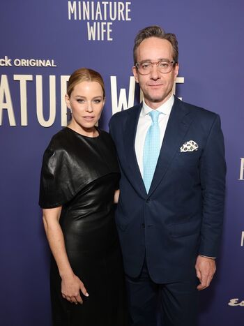 Full leaked Elizabeth banks private photo