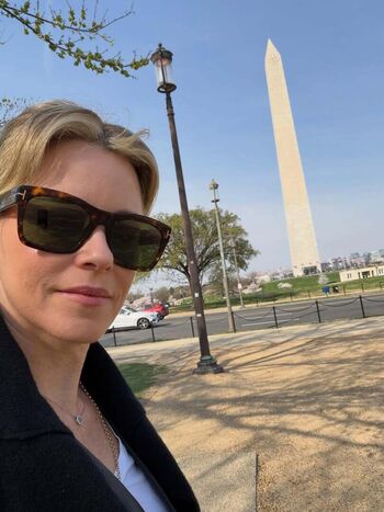 Full leaked Elizabeth banks private photo